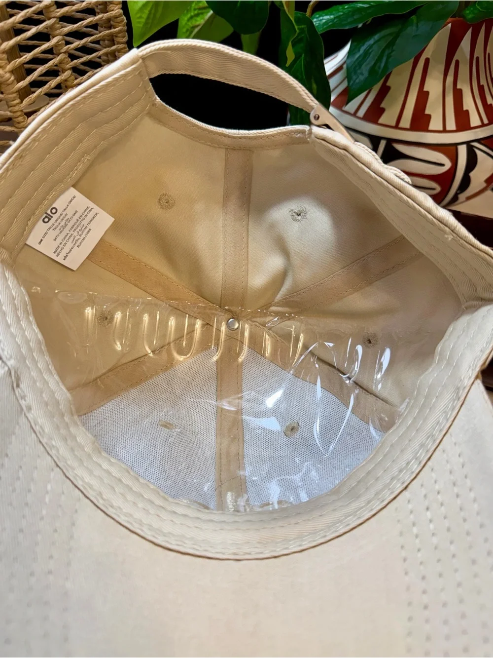 ALO Yoga Light Cream Logo Baseball Cap Unisex